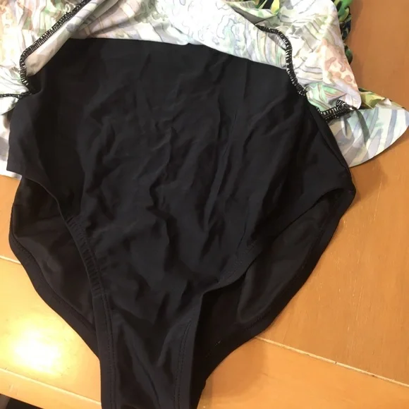 It Figures one piece swim suit - Picture 2 of 3